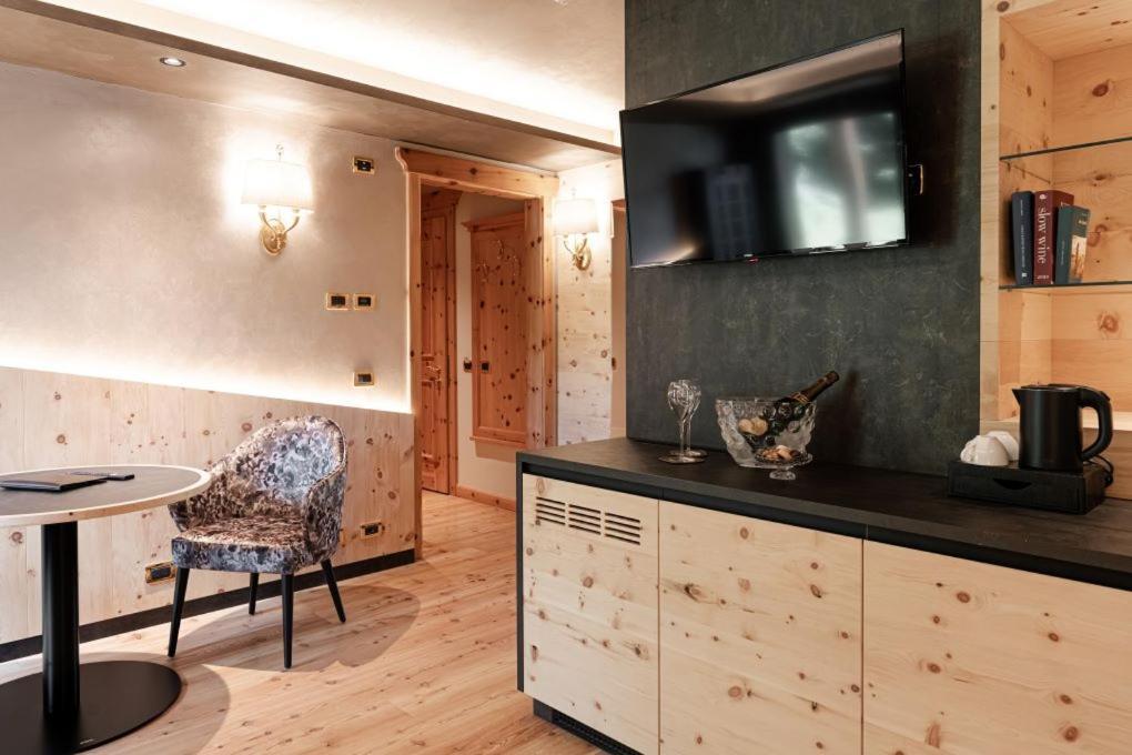Cerana Relax Hotel Мадонна-ди-Кампильо Экстерьер фото